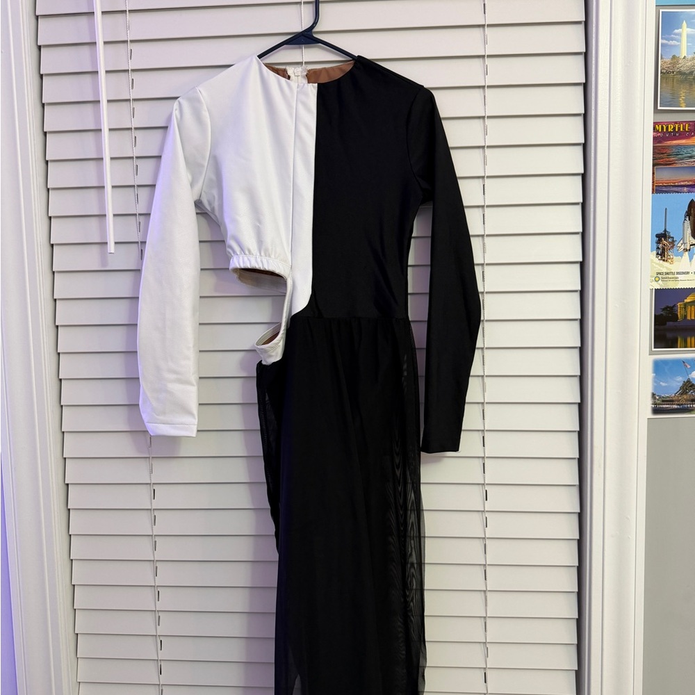 Revolution Black White Cutout Dance Costume LATITUDE TH2